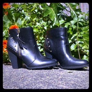 Guess Ankle Boots 💕